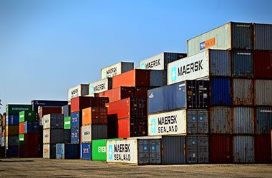 zajištění vývozu a dovozu komponentů